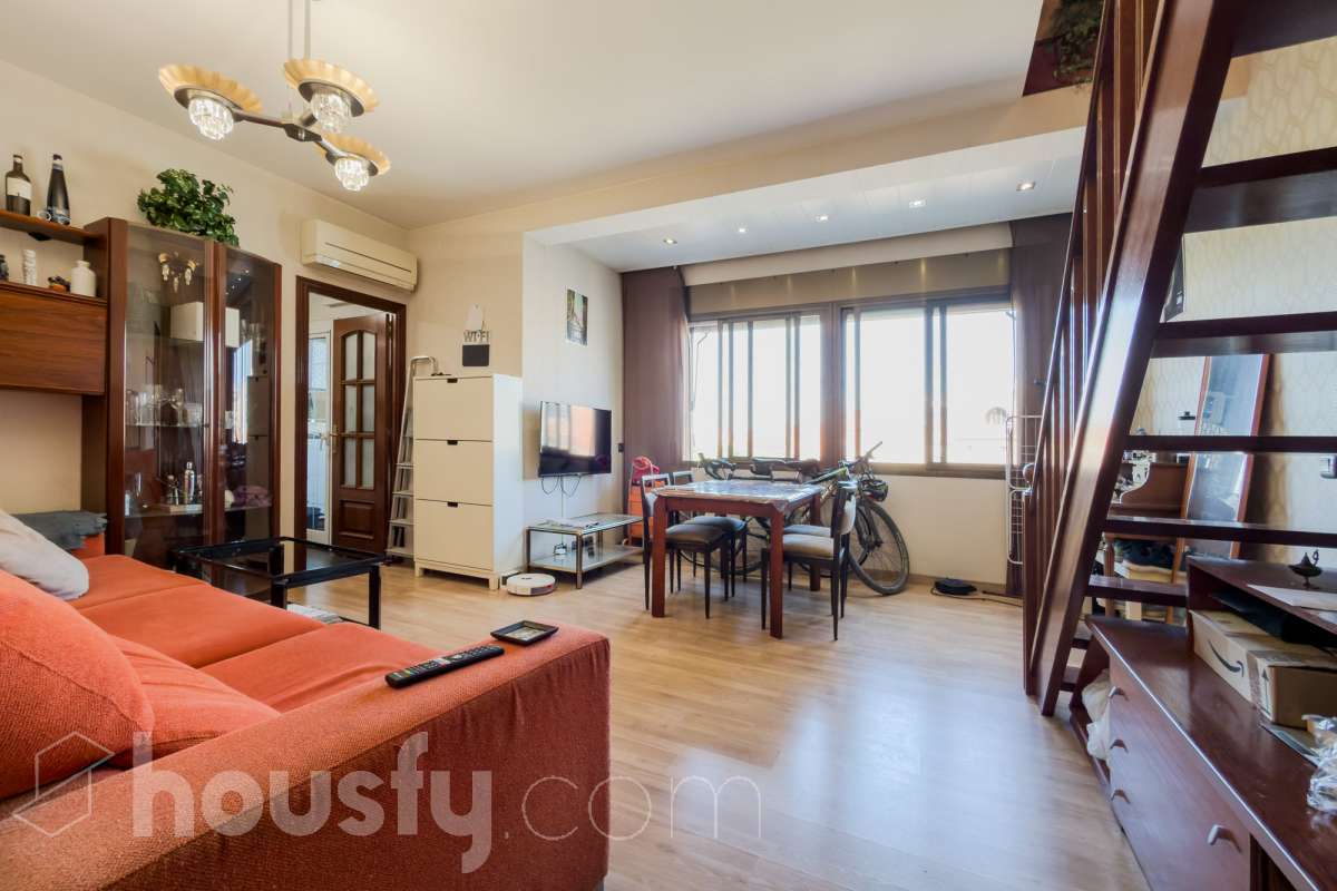 Piso en venta en Carrer de Rosalia de Castro, Centre, L'Hospitalet de Llobregat-1