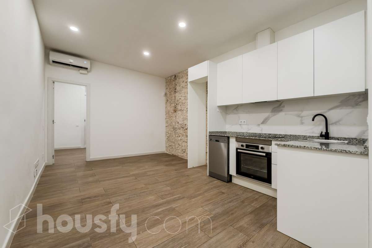 Piso en venta en Calle Sant vicenç, Ciutat Vella, Barcelona-1