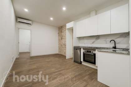 Piso en venta en Calle Sant vicenç, El Raval, Barcelona-0