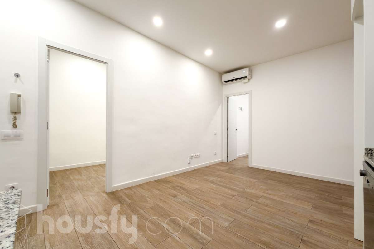 Piso en venta en Calle Sant vicenç, Ciutat Vella, Barcelona-4