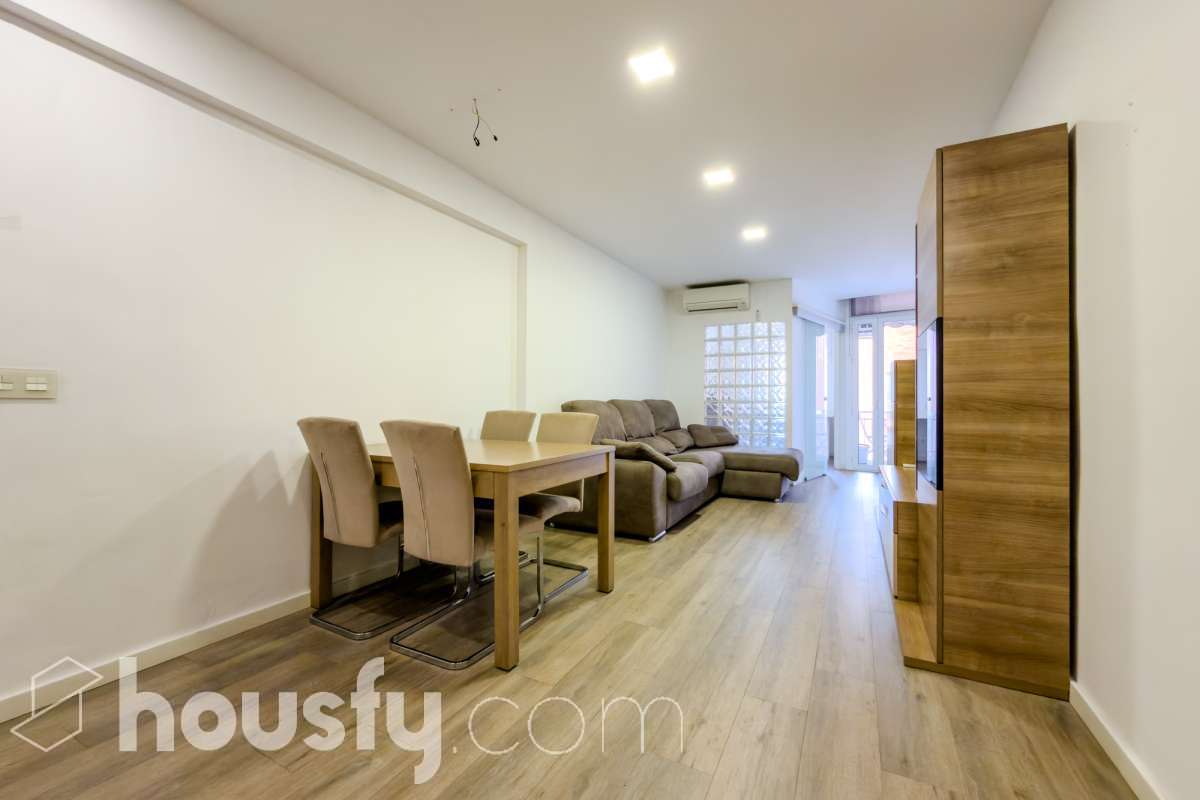Piso en venta en Carrer del Rosselló, Sant Martí, Barcelona-1