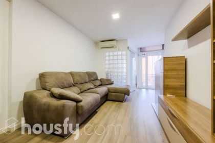 Piso en venta en Carrer del Rosselló, El Camp de l'Arpa del Clot, Barcelona-0