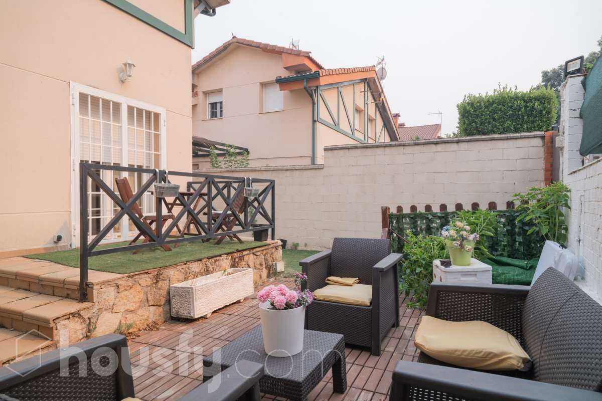 Casa en venta en Calle Rio sil,  Miraflores de la Sierra-1