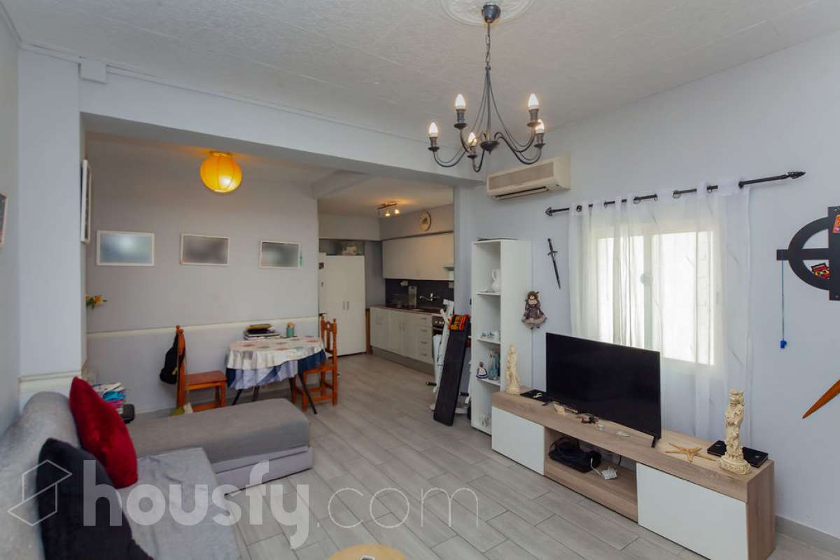 Casa en venta en Calle CENTELLES,  Oliva-0