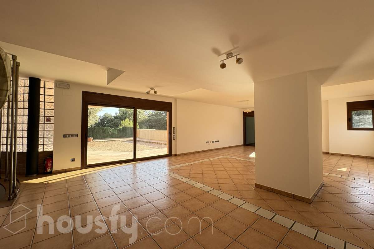 Casa en venta en Lugar Golf girona,  Sant Julià de Ramis-3