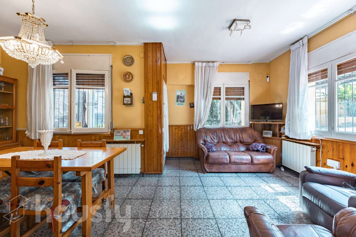 Casa en venta en Calle Lleida,  Rubí-4