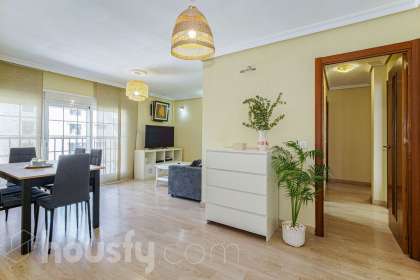 Piso en venta en Calle Linde, La Salle-Avd Manuel del Valle-Las Naciones, Sevilla-0