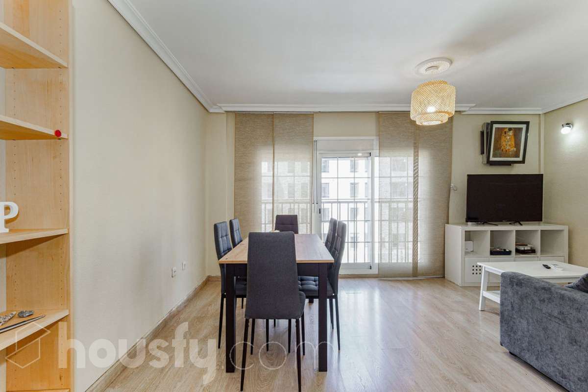 Piso en venta en Calle Linde, Santa Justa - Miraflores - Cruz Roja, Sevilla-1