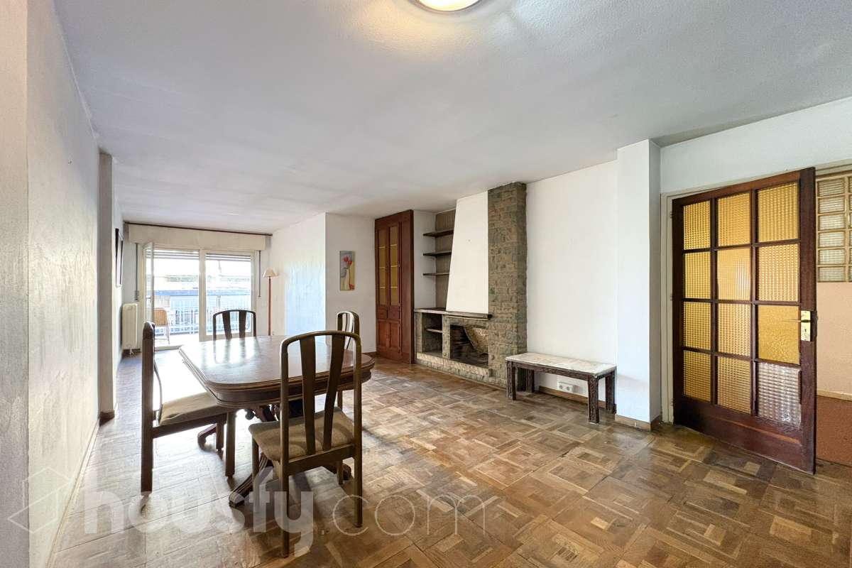 Piso en venta en Calle Barcelona,  Girona-0