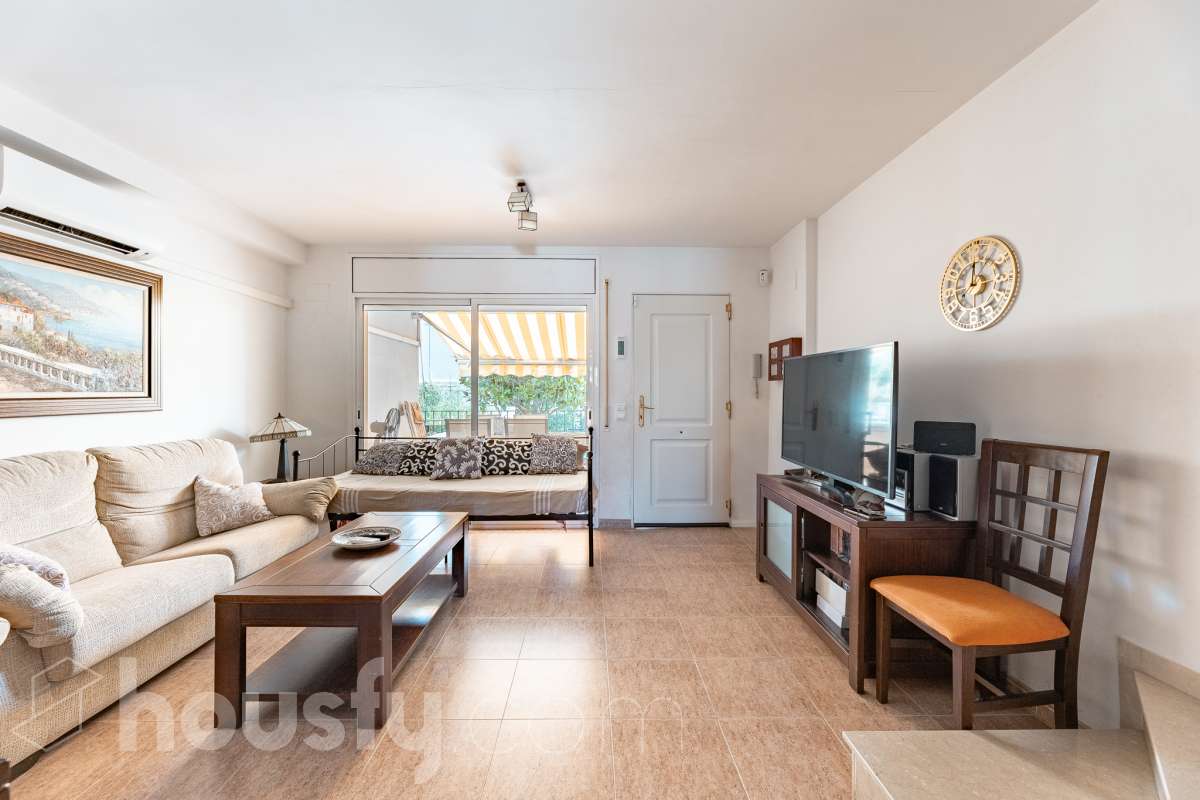 Casa en venta en Calle Poeta Rafael Alberti,  Creixell-1