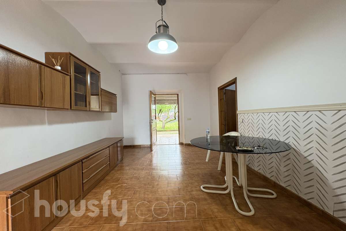 Casa en venta en Avenida Alt emporda,  Báscara-0