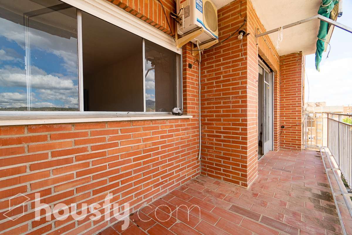 Piso en venta en Calle Periodista Luis de Vicente, Polig.Cartuja - Barriada la Paz, Granada-2