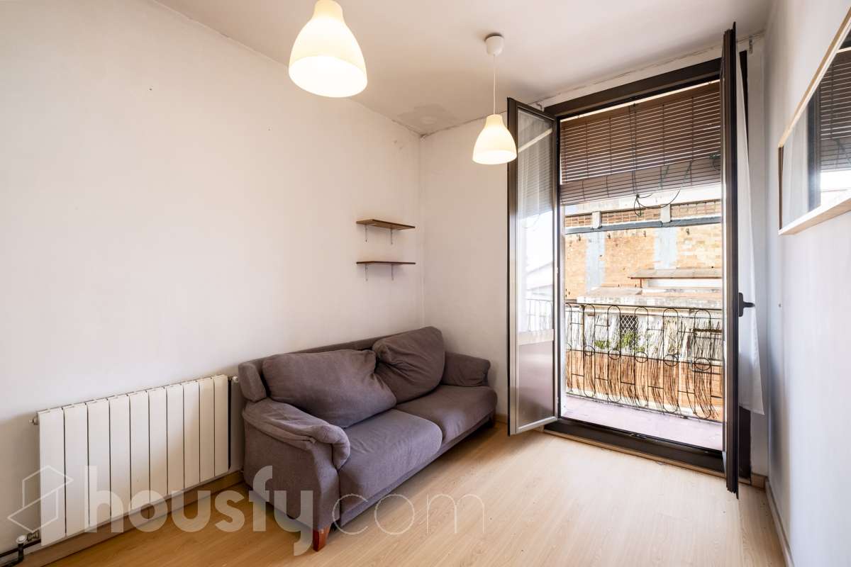 Piso en venta en Carrer d'Alpens, Sants-Montjuïc, Barcelona-1