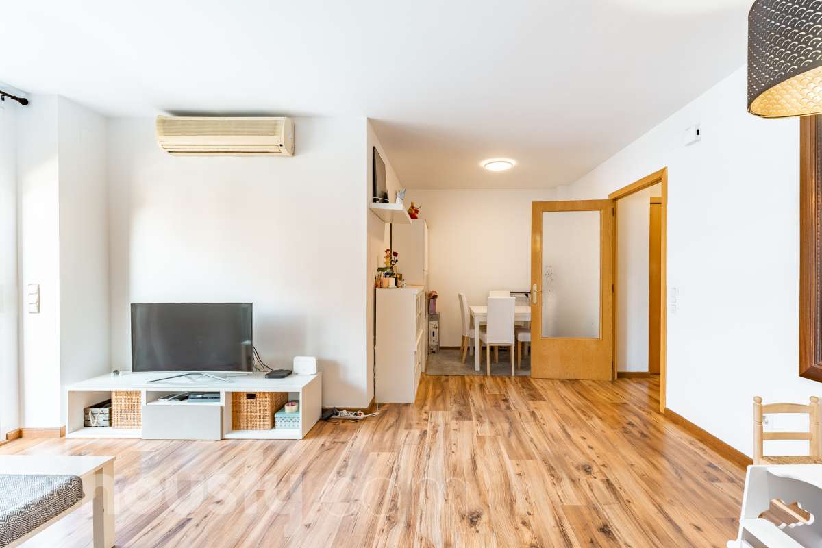 Piso en venta en Carrer de Latorre, La Creu de Barberà - Avinguda - Eixample, Sabadell-1