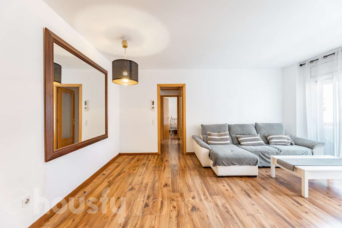 Piso en venta en Carrer de Latorre, La Creu de Barberà - Avinguda - Eixample, Sabadell-2