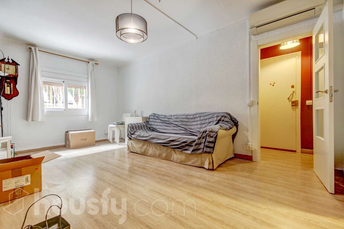 Bajo en venta en Calle Roquetes,  Sant Just Desvern-0