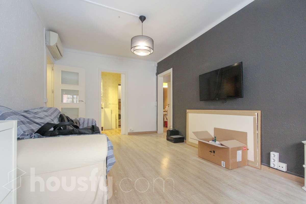 Bajo en venta en Calle Roquetes,  Sant Just Desvern-1