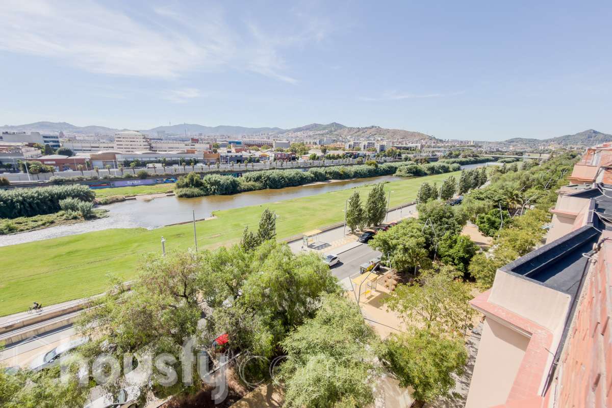 Piso en venta en Passeig de la Salzereda,  Santa Coloma de Gramenet-1