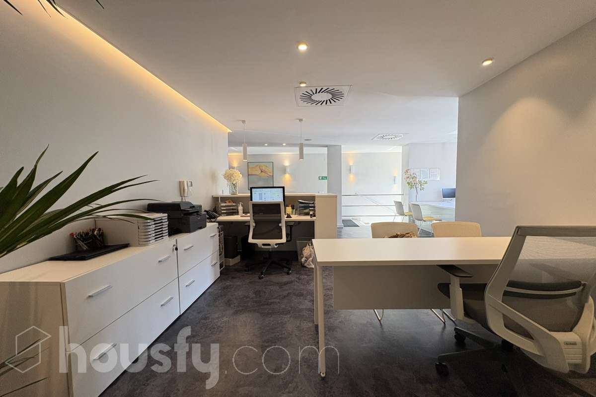 Local en venta en Carrer de la Serra de Vall-Lloreda,  Girona-0