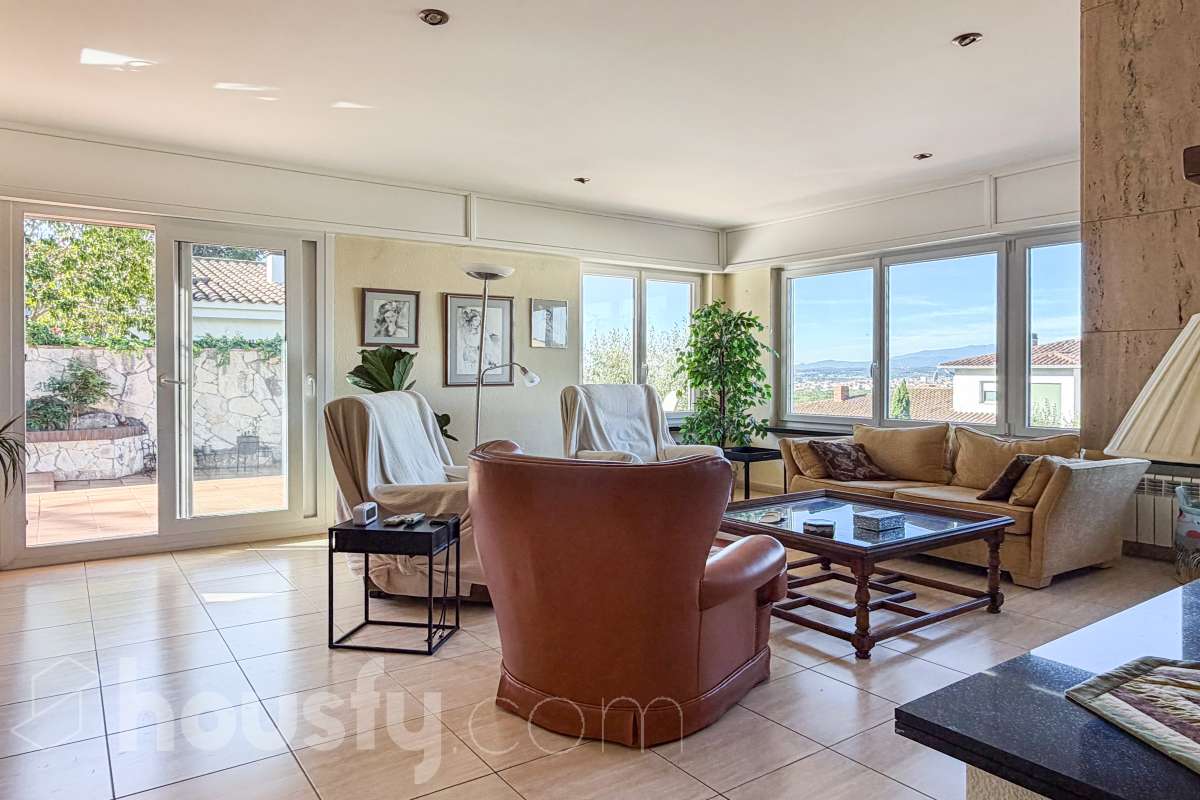 Casa en venta en Ronda Peius Pascual Carbó,  Girona-2