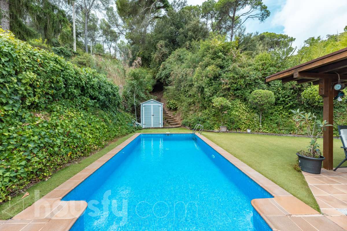 Casa en venta en Carrer de Vallvidrera,  Sant Cugat del Vallès-1