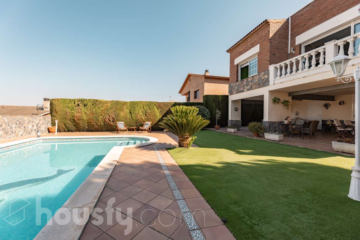 Casa en venta en Calle Ricard Opisso,  Esparreguera-2