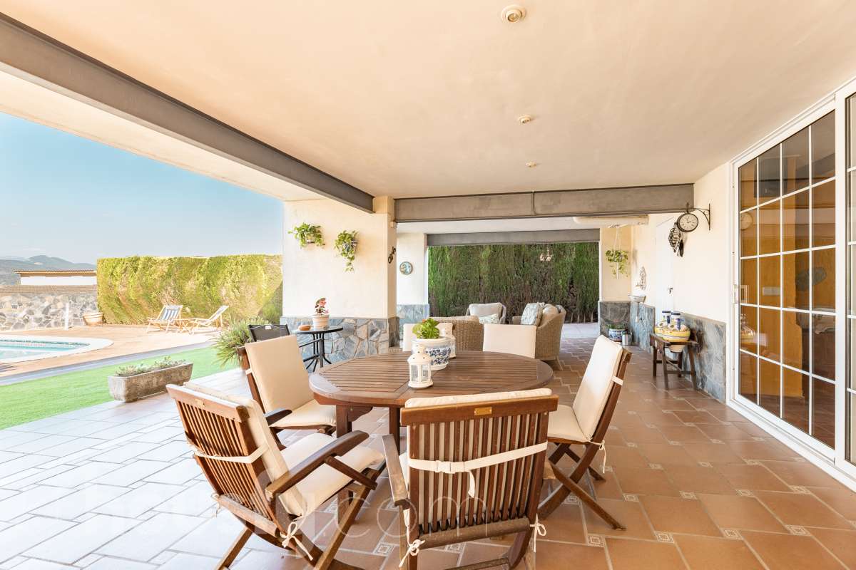 Casa en venta en Calle Ricard Opisso,  Esparreguera-3