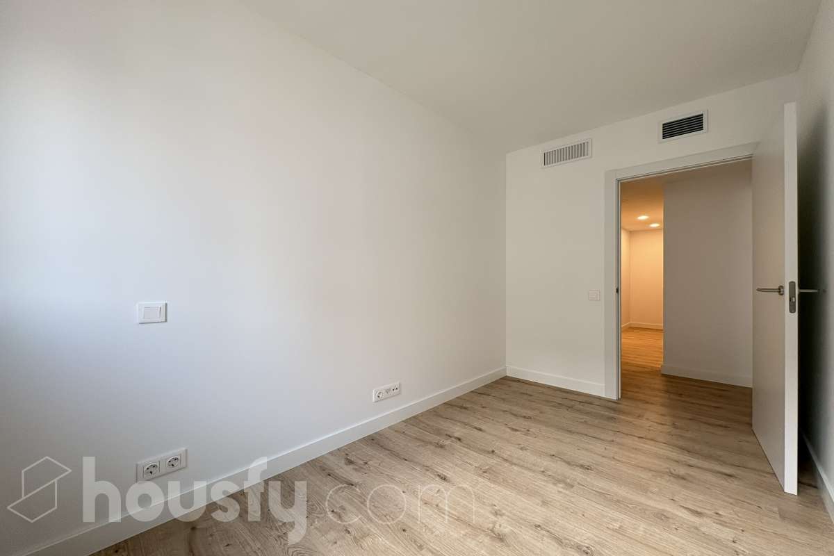 Piso en venta en Carrer Antón Agullana,  Girona-4