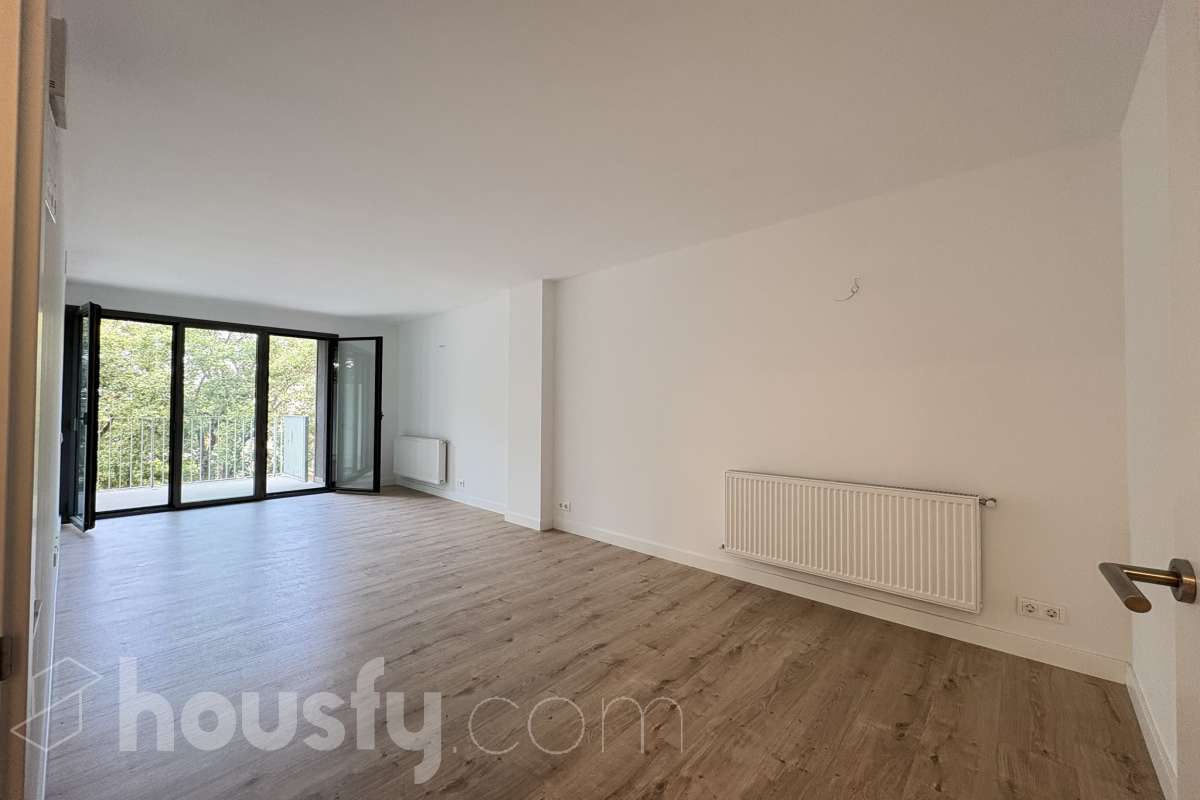 Piso en venta en Carrer Antón Agullana,  Girona-0