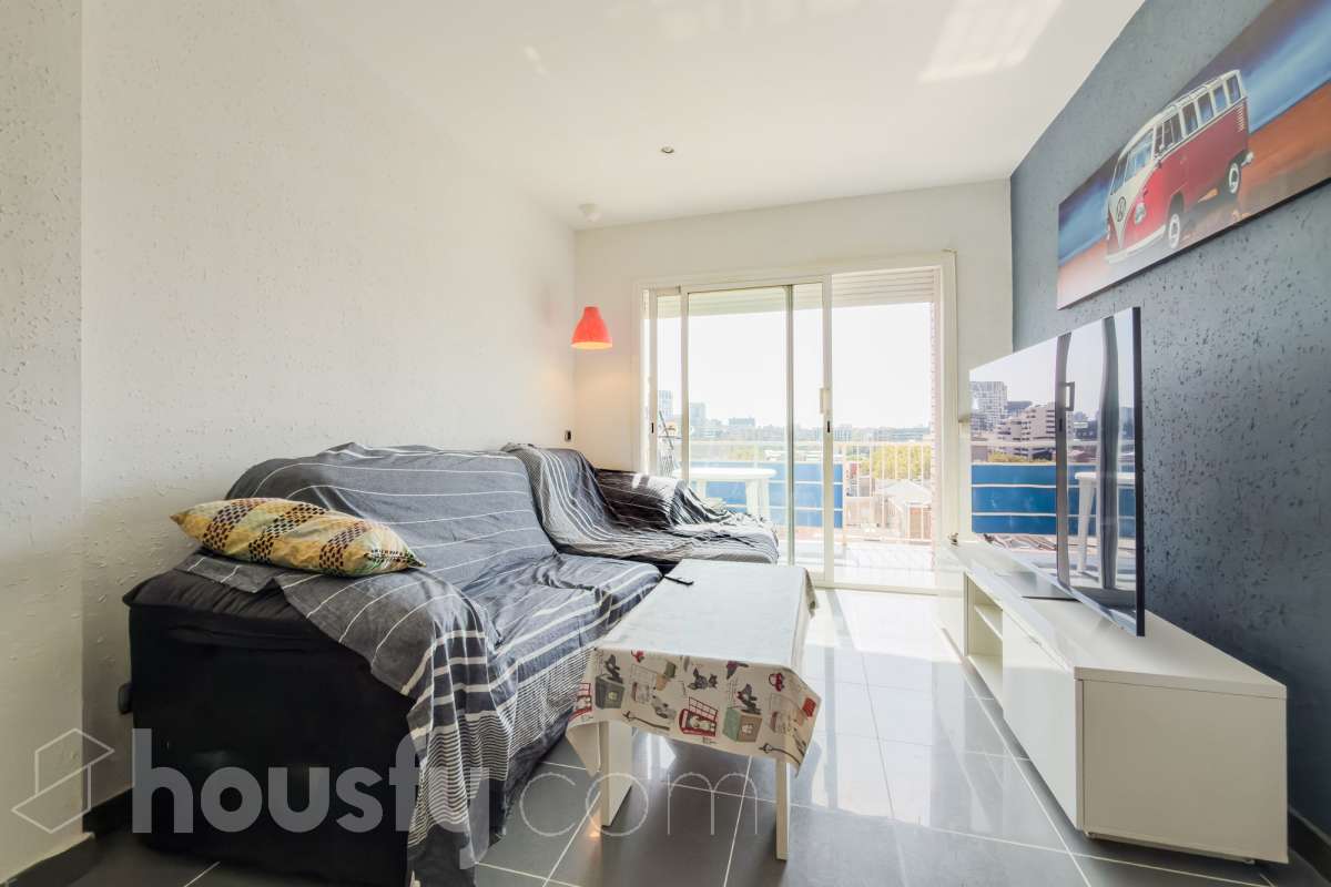 Piso en venta en Gran via Corts catalanes, Sant Martí, Barcelona-1
