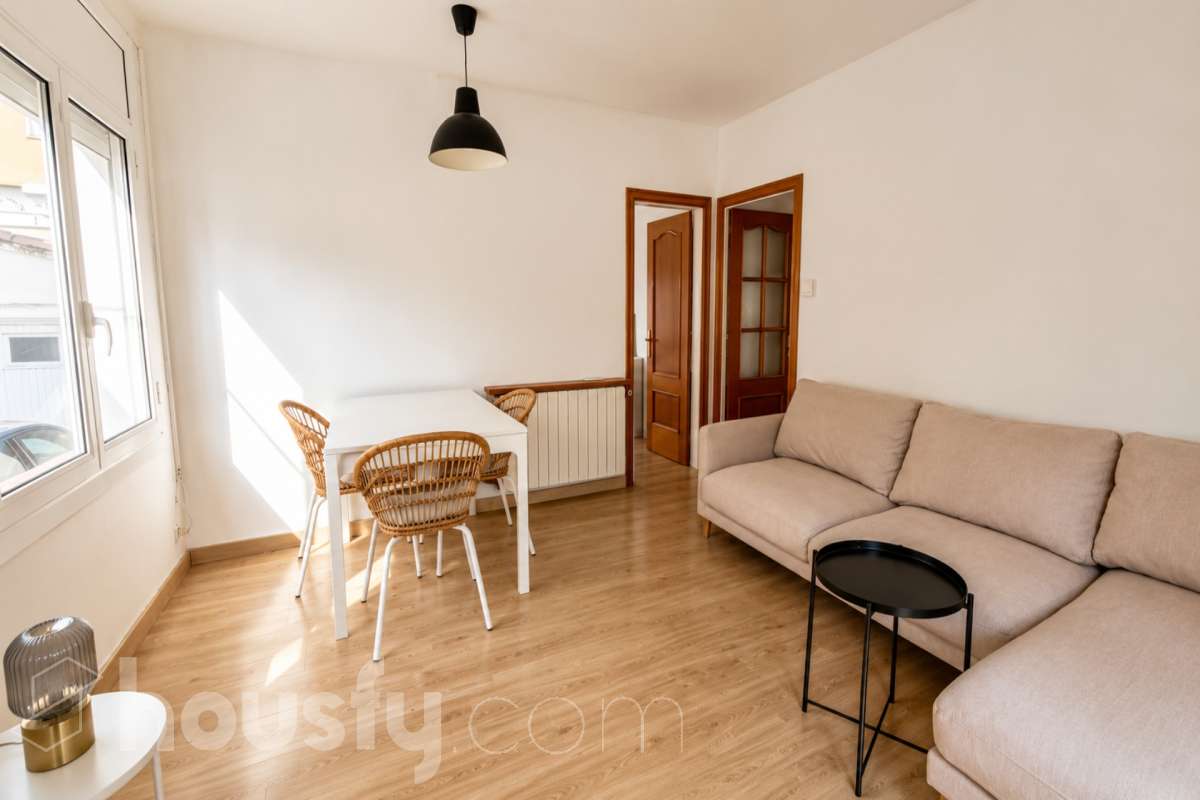 Piso en venta en Avenida Montilivi,  Girona-1