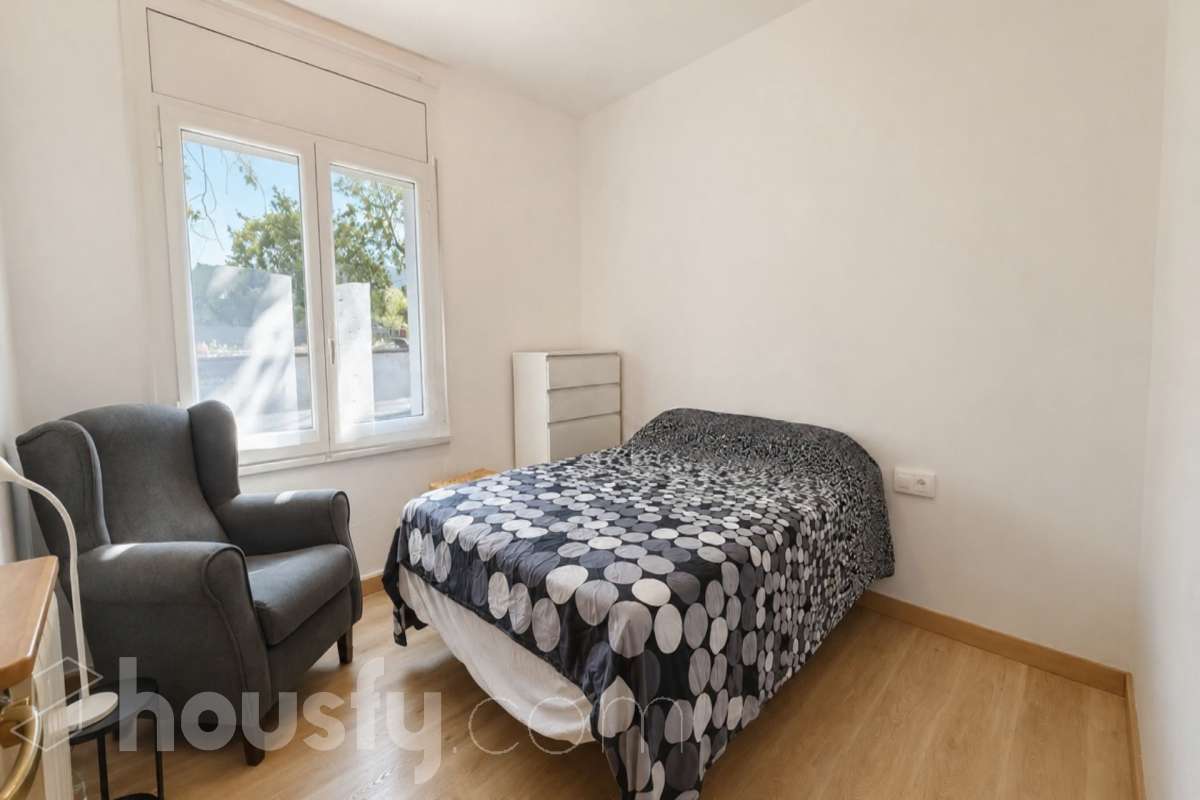 Piso en venta en Avenida Montilivi,  Girona-4